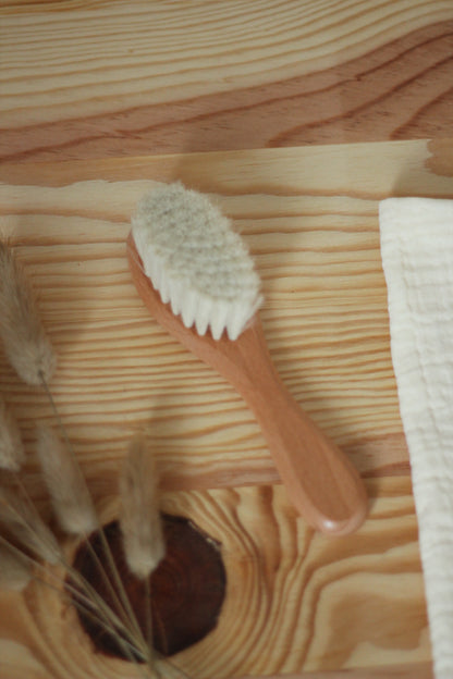 La brosse en bois LOVE