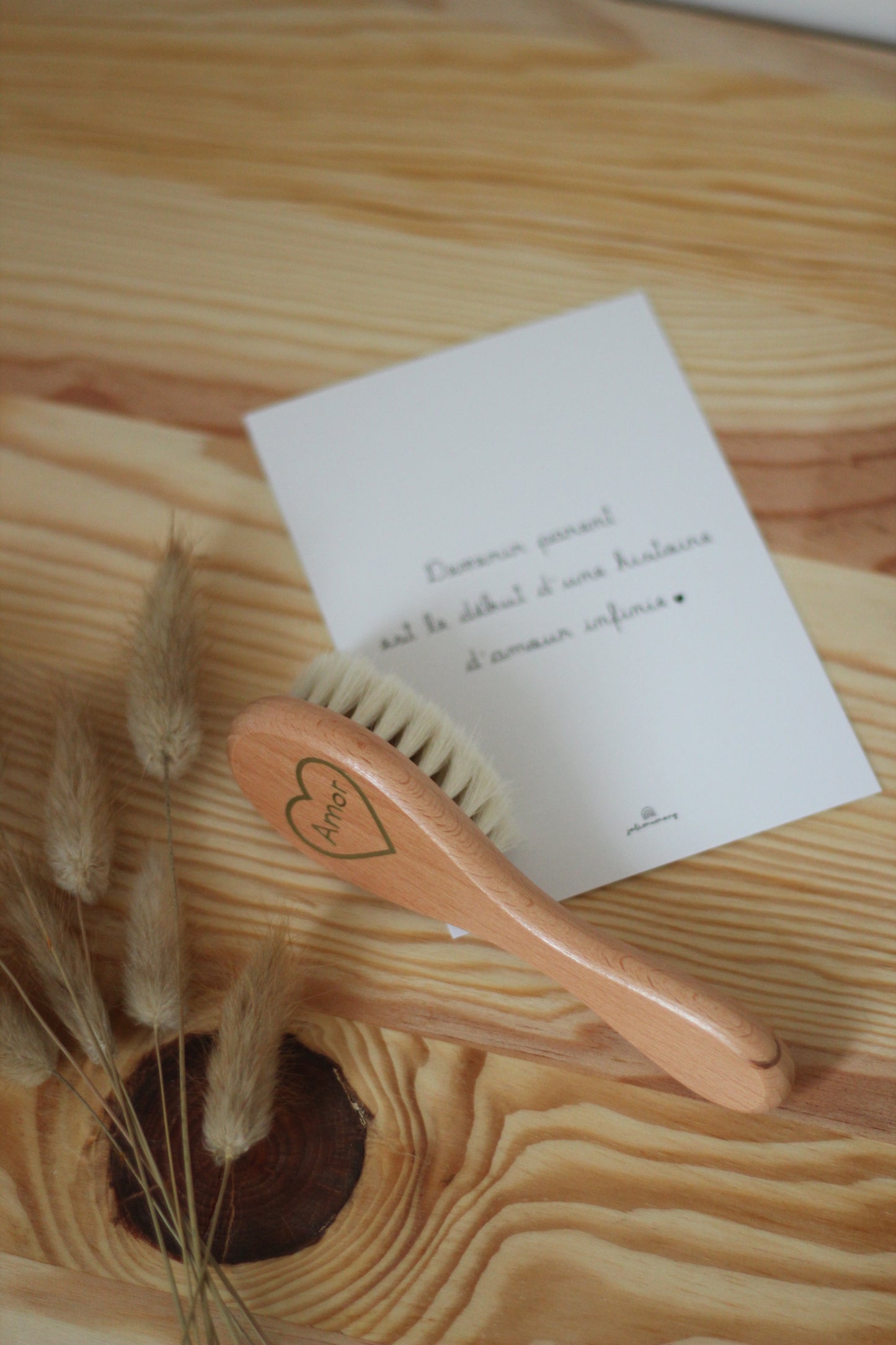 La brosse en bois LOVE